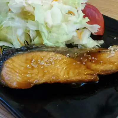 Oishii Ramen & Sushi Bar