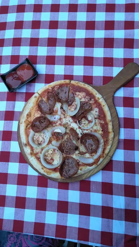 Gambar Makanan Luca's Pizza @Hotel Blambangan 7