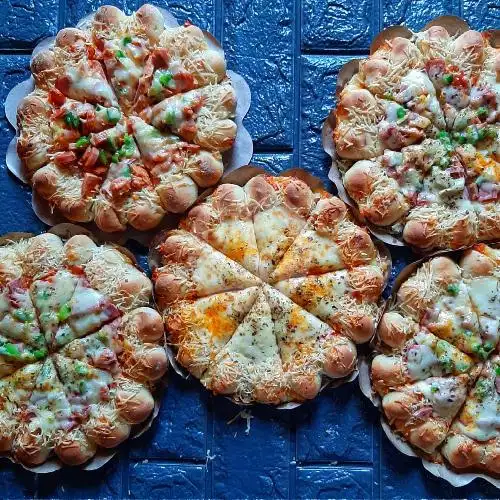 Gambar Makanan 1 Pizza Is Never Enough, Neglasari 3