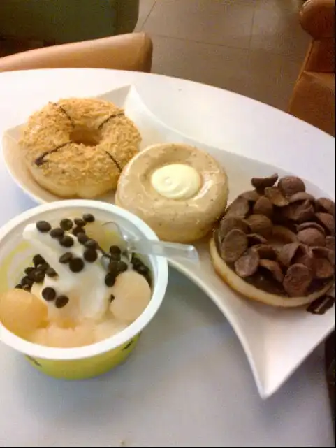 Gambar Makanan Mokko donuts, coffee & yogurt 16