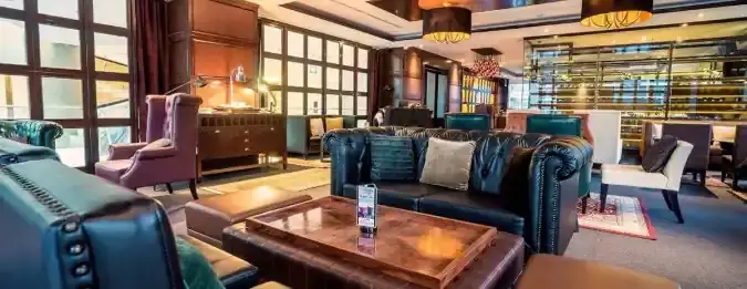 Chill Bar & Lounge - JS Luwansa Hotel