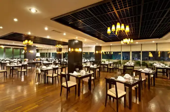 Safir Restaurant - Dedeman Ankara Hotel'nin yemek ve ambiyans fotoğrafları 1