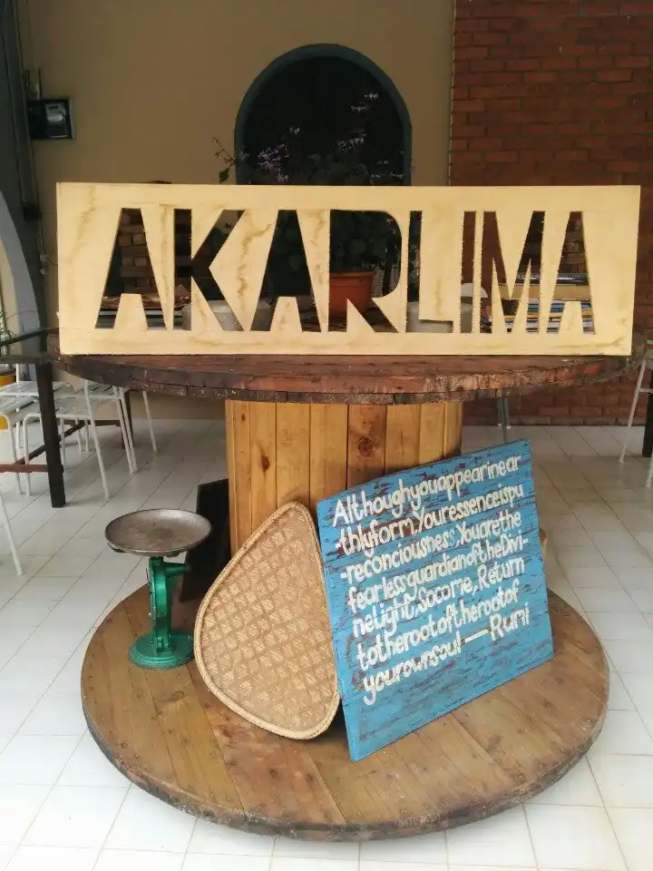 Akar Lima Cafe
