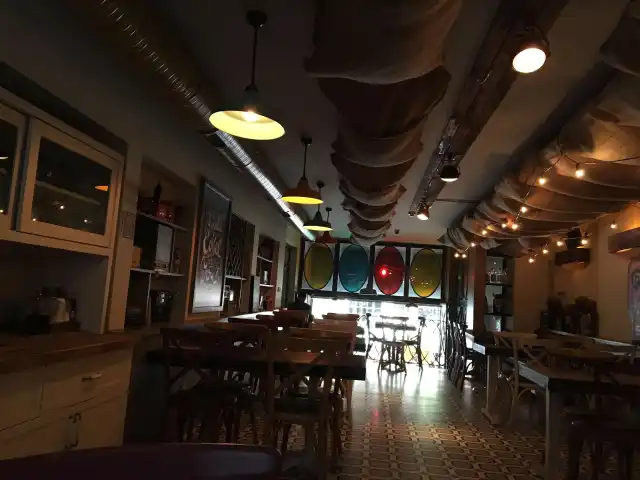 Bakkal Cocktail Bar'nin yemek ve ambiyans fotoğrafları 11