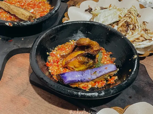 Gambar Makanan Sambal Bakar Mang Ujang 7