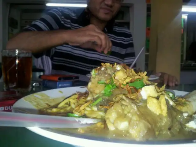 Medan Selera Hutan Bandar Food Photo 2