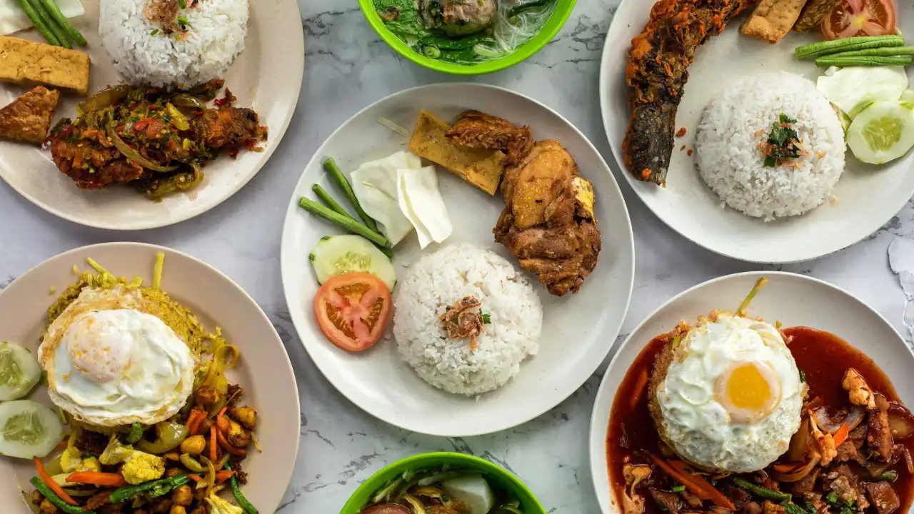 Ayam Penyet Pantai Murni