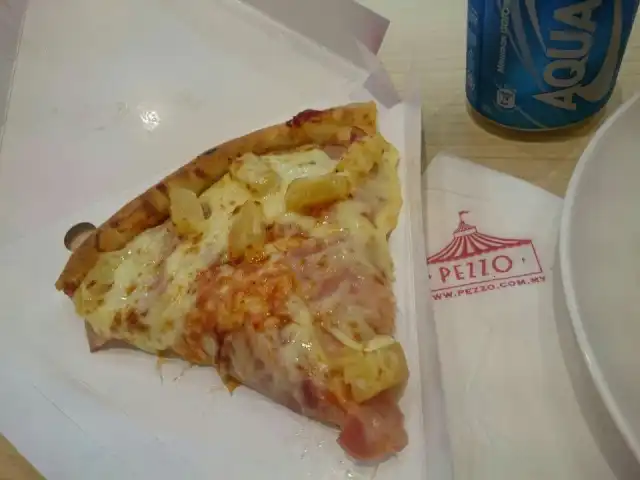 Pezzo Food Photo 2