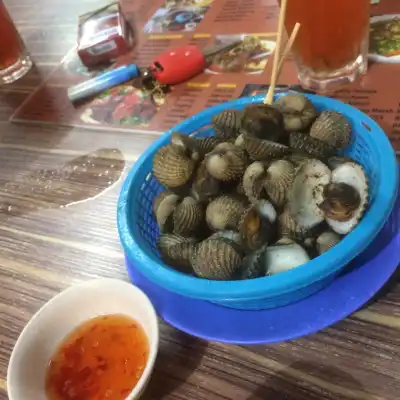 Nur Fatimah Tomyam Seafood Sup Ekor