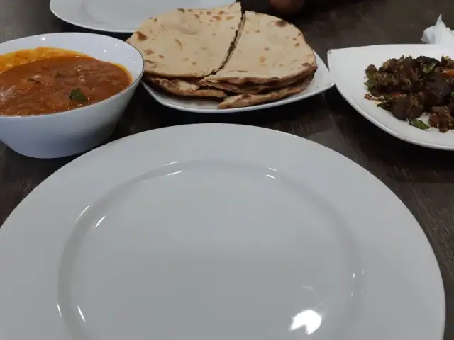 Gambar Makanan Taj Indian Cuisine 8