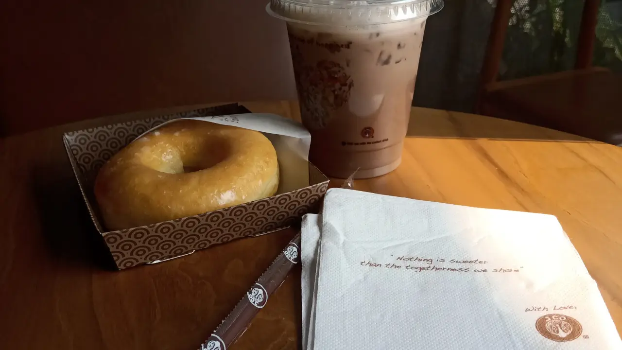 J.CO Donuts & Coffee