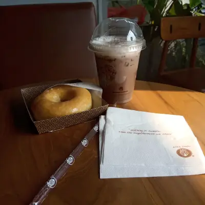 J.CO Donuts & Coffee