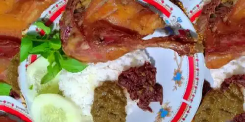 Bebek Dan Ayam Goreng Dua Putra, Sambikerep