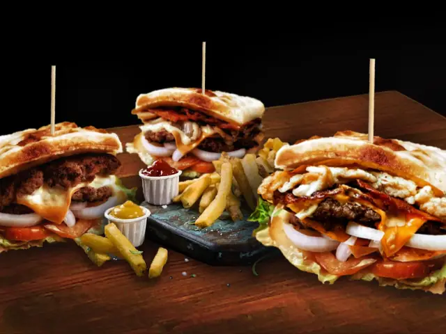 The Woohoo Burger - Mariveles Street Food Photo 1