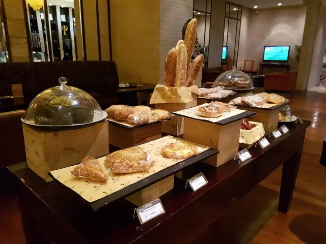 Gambar Makanan Satoo Deli Shop - Hotel Shangri-La Jakarta 4