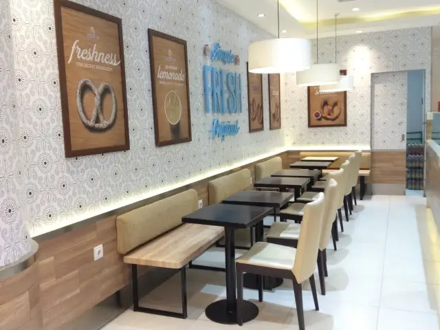 Gambar Makanan Auntie Anne's 6