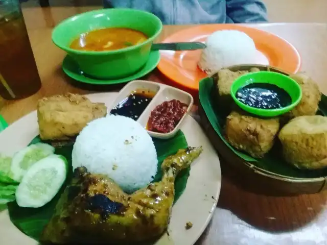 Gambar Makanan Ayam Penyet Bakul'e Solo 2