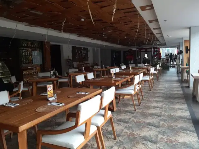 HIU Restaurant & Wine Lounge - Jimbaran Bay Beach