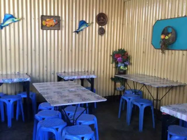 Tambayan Bar and Restaurant