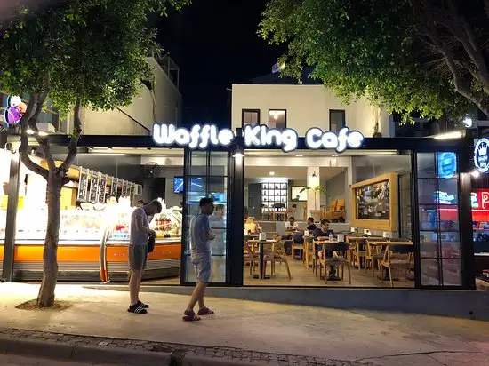 Waffle King Cafe'nin yemek ve ambiyans fotoğrafları 6