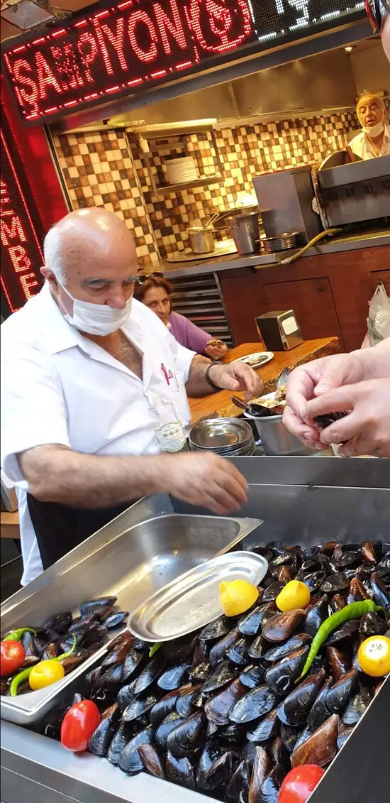 Sampiyon Kokorec Beyoglu'nin yemek ve ambiyans fotoğrafları 22
