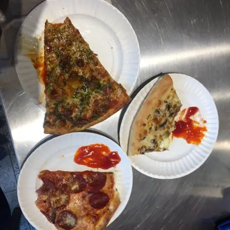 Gambar Makanan Pizza Place 8