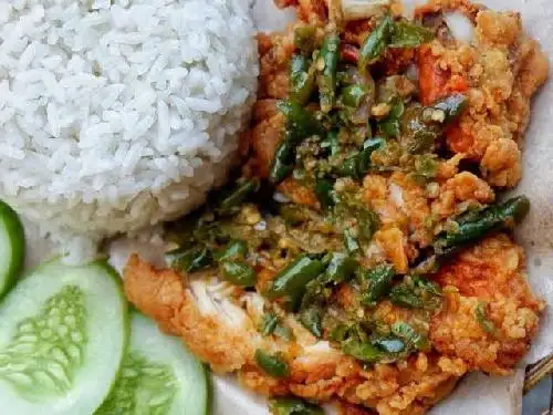 Ayam Geprek Hotbeng Tipulu, Tipulu Kendari Barat