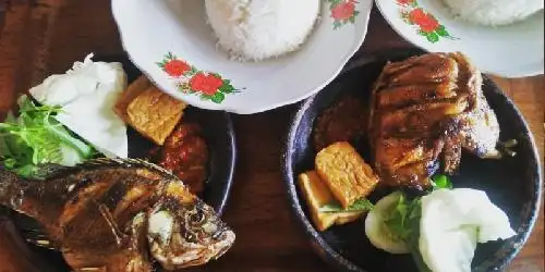 Warung Bu Tiya Penyet Goreng & Bakar, Banjarmasin Timur