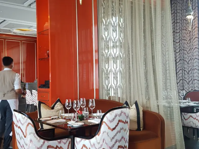 Gambar Makanan Alto Restaurant & Bar - Four Seasons Hotel 6