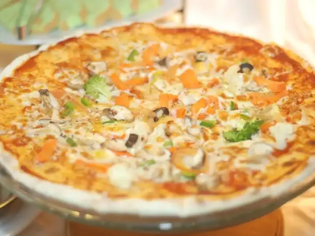 Pizza vs. Satay Food Photo 6