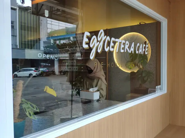 Gambar Makanan Eggcetera Cafe 1