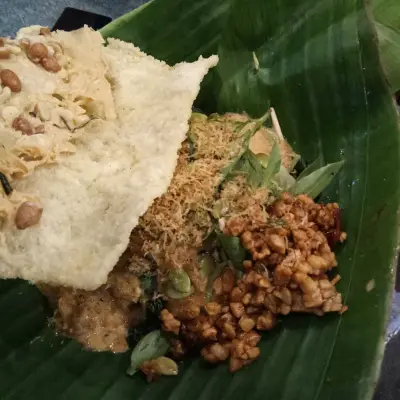 Sego Pecel Pincuk BuGan