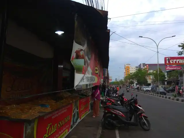 Pusat Jajanan Pasar Jalan Magelang