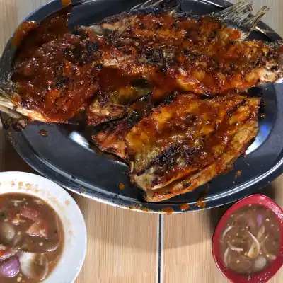 Anjung Muara Ikan Bakar