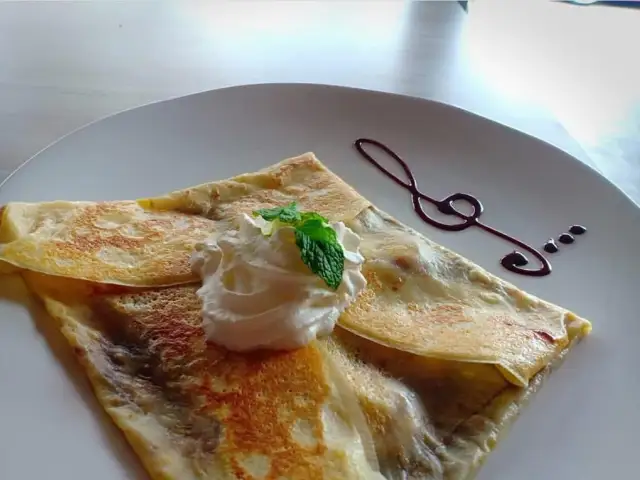 Gambar Makanan Hungry Surfer Crepes Eatery and Juices 2