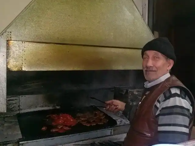 Karşıyakalı meşhur cızbız köftecisi ibo dayı'nin yemek ve ambiyans fotoğrafları 5