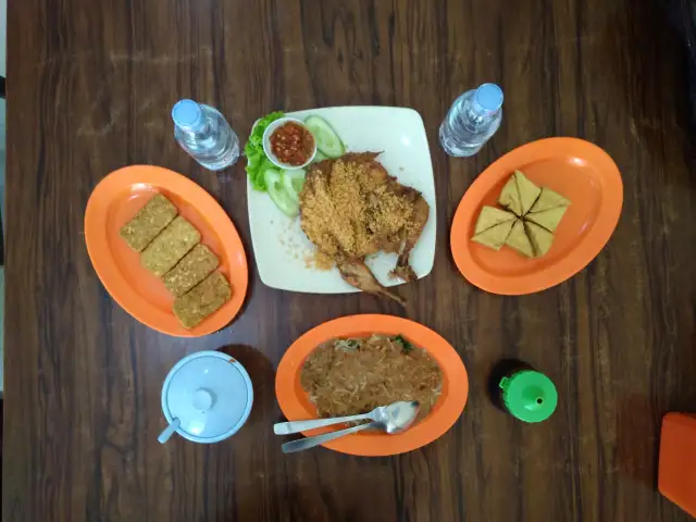 Gambar Makanan Ayam Goreng Karawaci 19