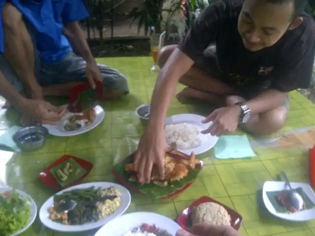 Gambar Makanan Ayam Panggang Banjarejo 5