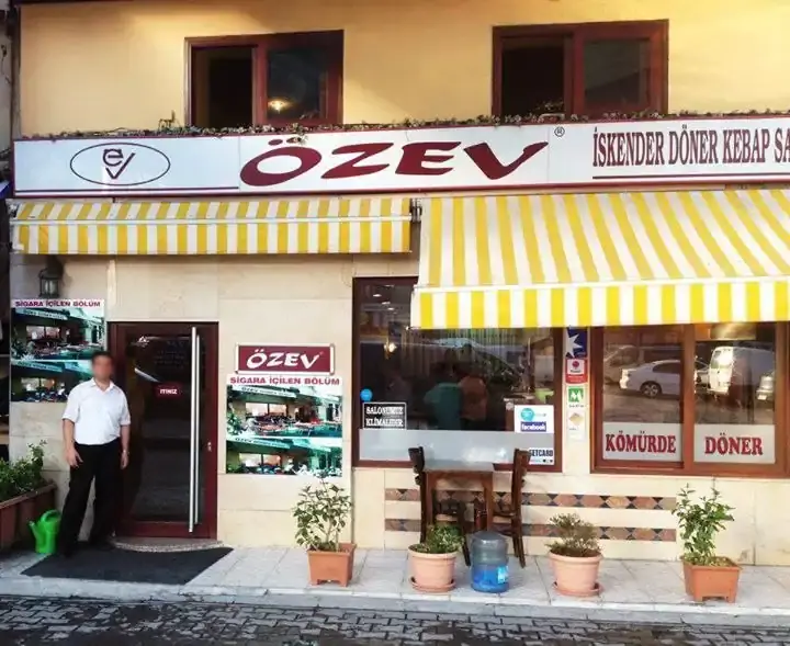 Özev Döner Kebap Salonu