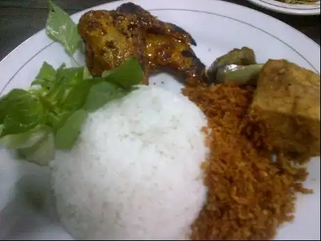 Gambar Makanan Ayam Bakar Wong Solo 14