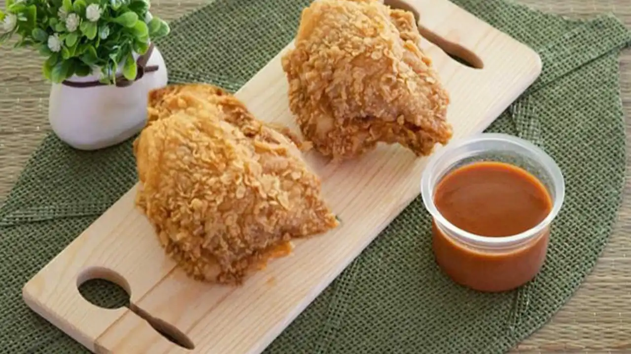 Malihah Fried Chicken (Emart Batu Kawa)