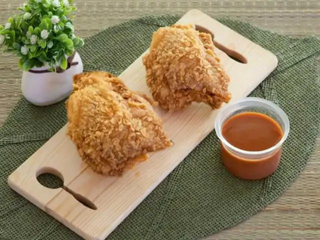 Malihah Fried Chicken (Emart Batu Kawa)