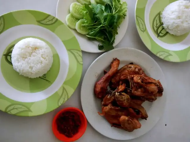 Gambar Makanan Ayam Goreng "Presto" Cipete 14