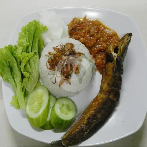 Gambar Makanan Pecel Lele Kurnia, Cikarang 9