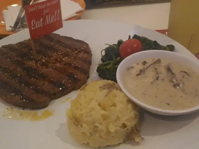 Gambar Makanan Steak Hotel by Holycow! #TKP Bandung2 3