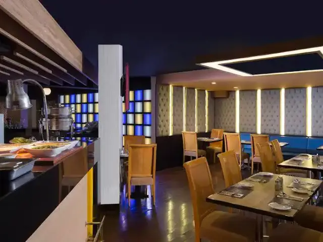 Gambar Makanan Mezza Resto Bar & Lounge - Aston Rasuna Jakarta 9