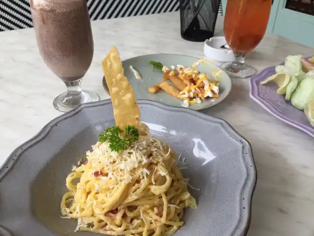 Gambar Makanan Giggle Box Café & Resto 10