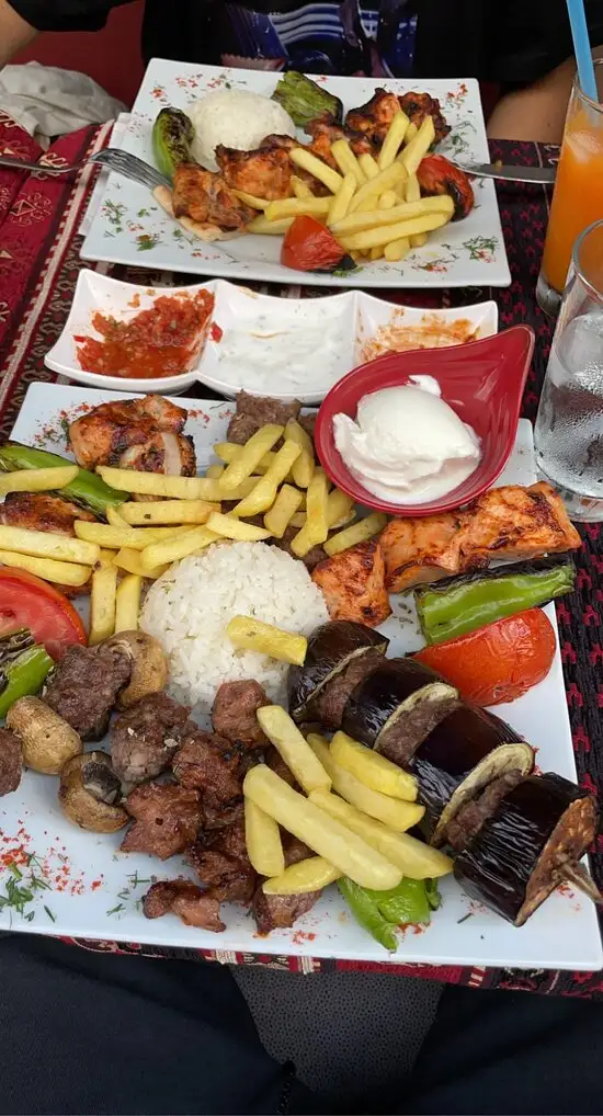 Istanbul Kebab Cafe & Restaurant'nin yemek ve ambiyans fotoğrafları 41