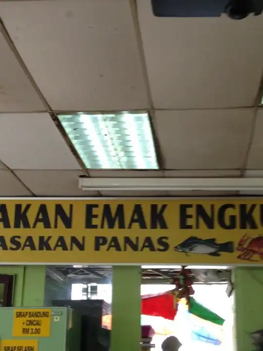 Kedai Makan Mak Engku