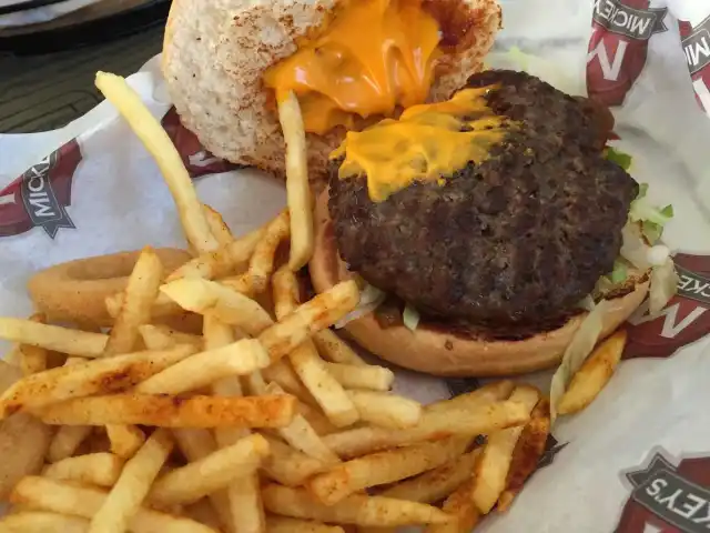 Mickey's Burger'nin yemek ve ambiyans fotoğrafları 14